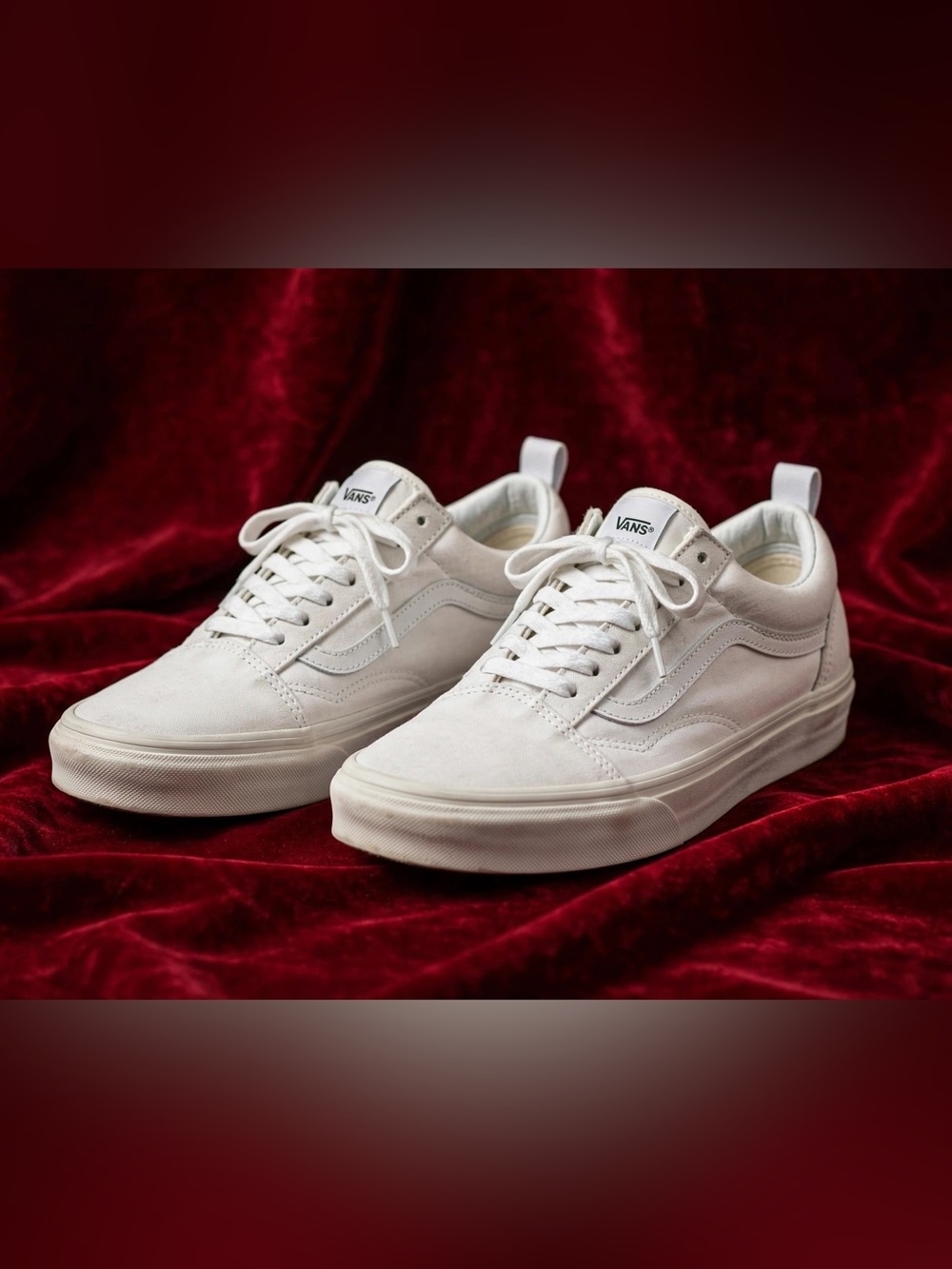 VANS CLASSIC OLD SKOOL SNEAKER WHITE MISSY SIZE 6
GOOD CONDITION